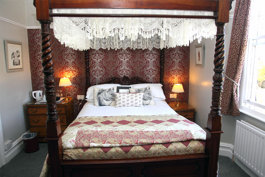 Four Poster bedroom